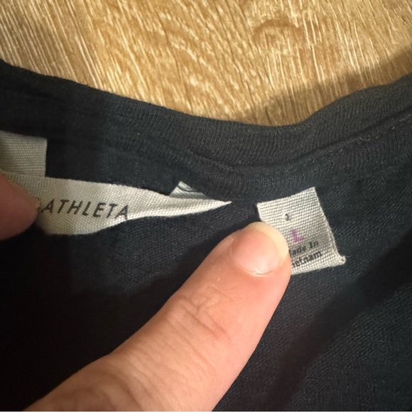 🐶 Athleta Lightweight Tank Top - Picture 3 of 5